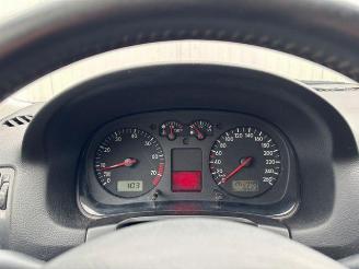 Volkswagen Golf IV Variant 1.6 Highline TUV 10-2027 picture 15