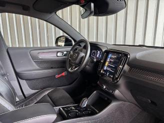 Volvo XC40 R Design Recharge Plug-In Hybrid Panorama picture 13