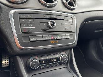 Mercedes Cla-klasse 200 Shooting Brake AMG-Line Panorama picture 17