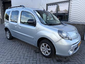 Coche accidentado Renault Kangoo 1.6 16V Privilege met Rolstoellift 2013/5