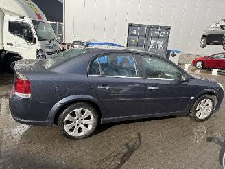 Opel Vectra 1.8 16V Executive Automaat picture 23
