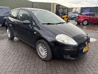 Vaurioauto  passenger cars Fiat Grande Punto 1.4 16V Dynamic 2008/3
