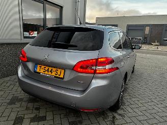 Peugeot 308 1.2 PureTech Allure Automaat picture 6
