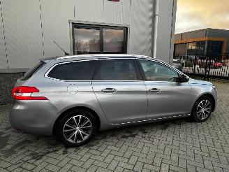 Peugeot 308 1.2 PureTech Allure Automaat picture 4