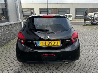 Peugeot 208 1.2 PureTech GT-Line Automaat picture 9
