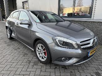 Damaged car Mercedes A-klasse 180 Prestige 2013/2