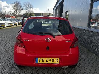 Toyota Yaris 1.0 VVTI Idols picture 12