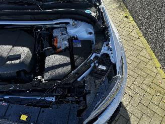 Volvo Xc-60 2.0 T8 Plug-in-hybrid AWD Polestar Engineered picture 14