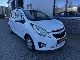 Damaged car Chevrolet Spark Benzine/LPG 1.0 16V LS Bi-Fuel 2011/9