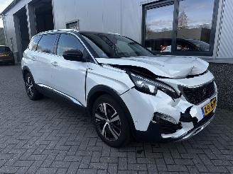 uszkodzony samochody osobowe Peugeot 5008 1.2 PureTech Blue Lease Premium 7-Persoons 2020/8