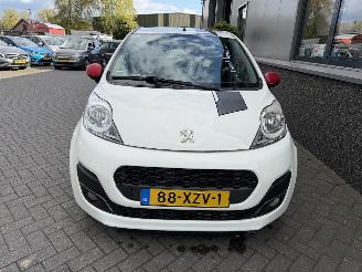 Peugeot 107 1.0 Sportium picture 8