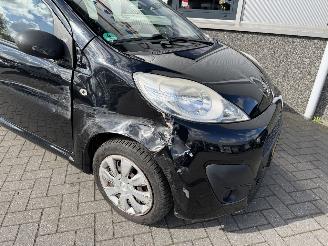 Peugeot 107 1.0 Acces Accent picture 17