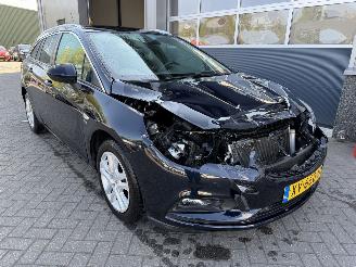 Unfallwagen Opel Astra 1.4 Turbo 120 Jaar Edition SPORTS TOURER 2019/3