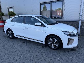 Hyundai Ioniq 1.6 GDI First Edition picture 3