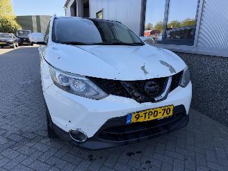 Nissan Qashqai 1.2 Premier Edition picture 2