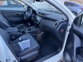 Nissan Qashqai 1.2 Premier Edition picture 27