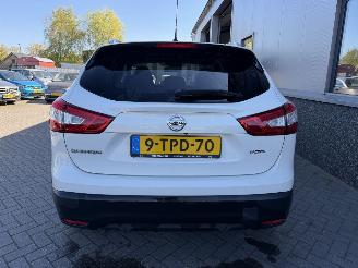 Nissan Qashqai 1.2 Premier Edition picture 10