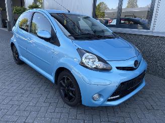 Auto incidentate Toyota Aygo 1.0 VVT-i Dynamic Blue 2013/12