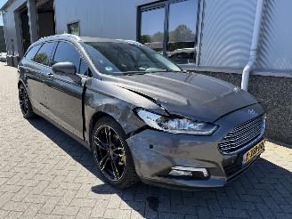 uszkodzony samochody osobowe Ford Mondeo 1.5 Titanium 2016/2