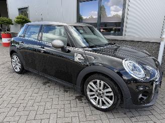 Mini Cooper 1.5 Cooper Chili Serious Business picture 2