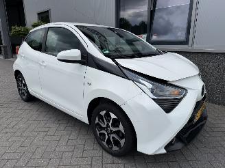 Toyota Aygo 1.0 VVT-i x-joy picture 2