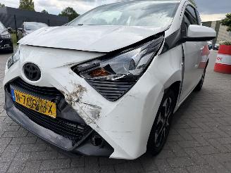 Toyota Aygo 1.0 VVT-i x-joy picture 28
