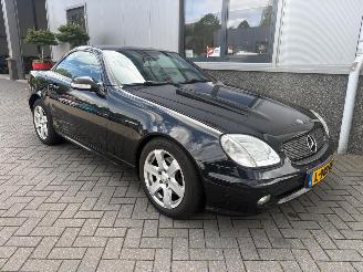 Schadeauto Mercedes SLK 200 K. 2001/4