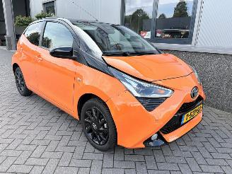 krockskadad bil auto Toyota Aygo 1.0 VVT-i x-joy 2019/11