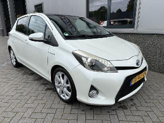 Coche accidentado Toyota Yaris 1.5 Full Hybrid Dynamic 2012/6