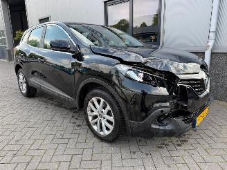 damaged passenger cars Renault Kadjar 1.2 TCe Zen 2016/2