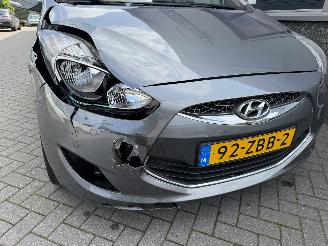 Hyundai Ix20 1.6 i-Catcher Automaat picture 13