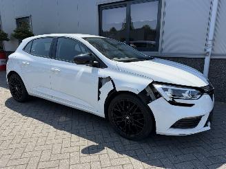 Coche accidentado Renault Mégane 1.2 TCe Life 2016/11