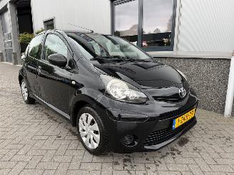 škoda osobní automobily Toyota Aygo 1.0 VVT-i Comfort 2013/4