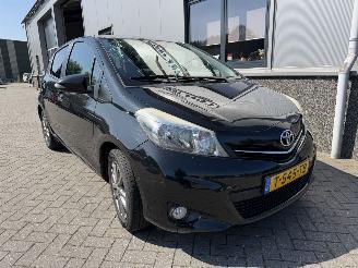škoda osobní automobily Toyota Yaris 1.3 VVT-i Aspiration 2014/4