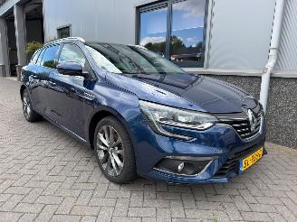 Voiture accidenté Renault Mégane 1.2 TCe Serie Signature Exclusiv 2018/5