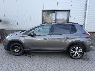 Peugeot 2008 1.2 PureTech GT-Line Automaat. picture 12