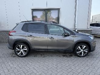 Peugeot 2008 1.2 PureTech GT-Line Automaat. picture 3