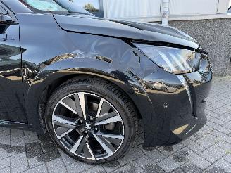 Peugeot 208 1.2 PureTech GT picture 13