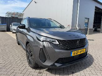 uszkodzony samochody osobowe Peugeot 3008 1.6 HYbrid 225 GT Pack Business Automaat 2023/1