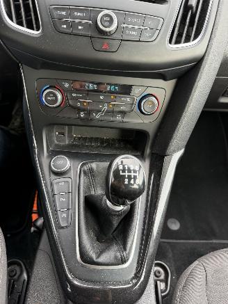 Ford Focus 1.0 Titanium picture 15