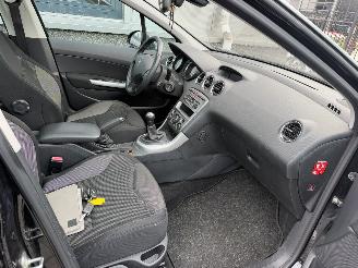 Peugeot 308 1.6 VTi XT picture 23