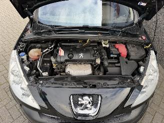 Peugeot 308 1.6 VTi XT picture 14