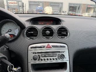Peugeot 308 1.6 VTi XT picture 11