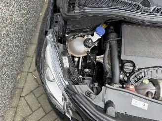 Peugeot 2008 1.2 PureTech Allure G-403-ST picture 23
