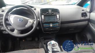 Nissan Leaf Leaf (ZE0), Hatchback, 2010 / 2017 Leaf picture 16