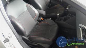 Peugeot 208 208 I (CA/CC/CK/CL), Hatchback, 2012 / 2019 1.2 12V e-THP PureTech 110 picture 19