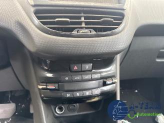 Peugeot 208 208 I (CA/CC/CK/CL), Hatchback, 2012 / 2019 1.2 12V e-THP PureTech 110 picture 17