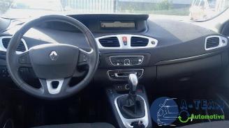 Renault Grand-scenic Grand Scenic III (JZ), MPV, 2009 / 2016 2.0 16V CVT picture 18