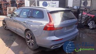 rozbiórka samochody osobowe Volvo V-60 V60 II (ZW), Combi, 2018 2.0 B4 16V Mild Hybrid Geartronic 2022/8