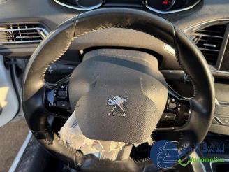 Peugeot 308 308 SW (L4/L9/LC/LJ/LR), Combi 5-drs, 2014 / 2021 1.2 12V e-THP PureTech 130 picture 24